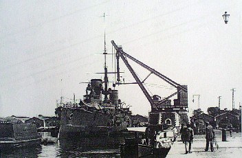 La gru di Venezia in funzione