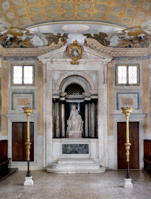 Chiesetta di Palazzo ducale con l'altare della Madonna del Sansovino