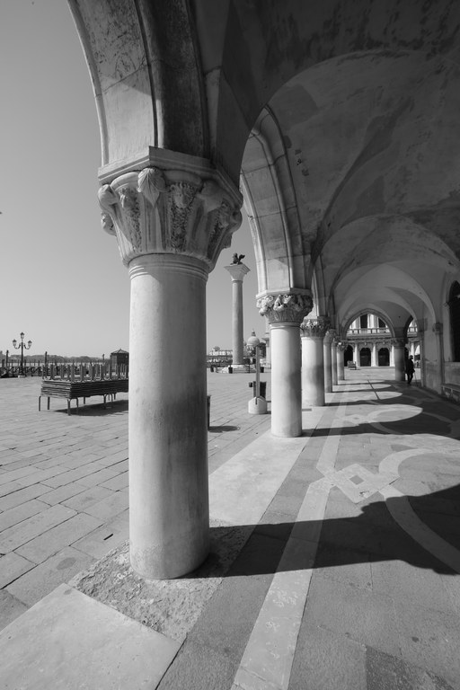 D-4_RICAMI DI PIETRA.JPG