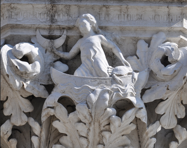 Capitello di Palazzo Ducale i Pianeti ..la Luna